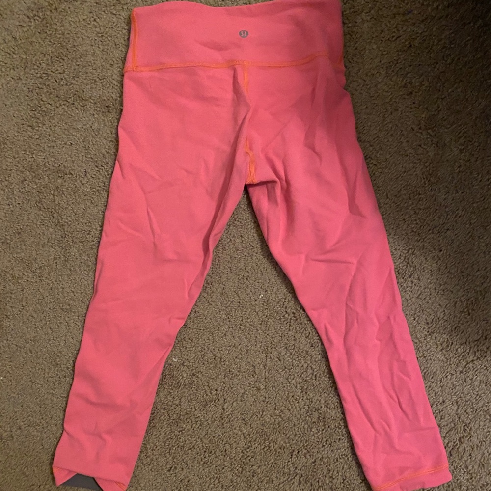 Women’s Lululemon Capri yoga pants